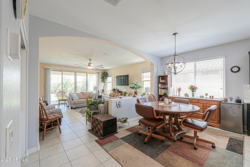 LARGE EAT IN DINING AREA