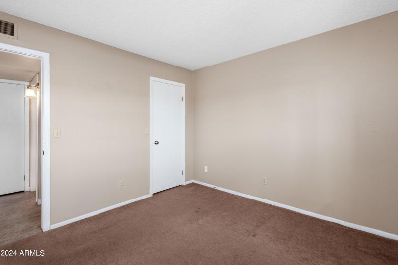 25-7910-E-Thomas-Unit-222-25