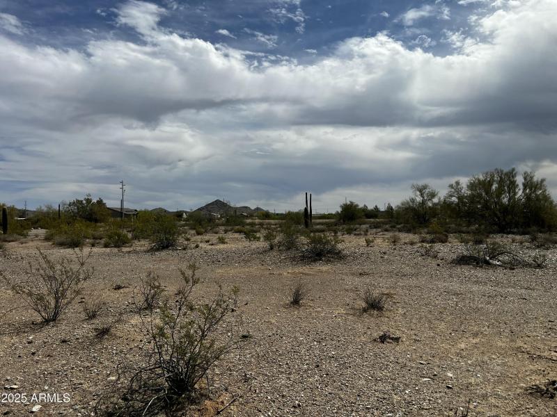51004964B Ground View East