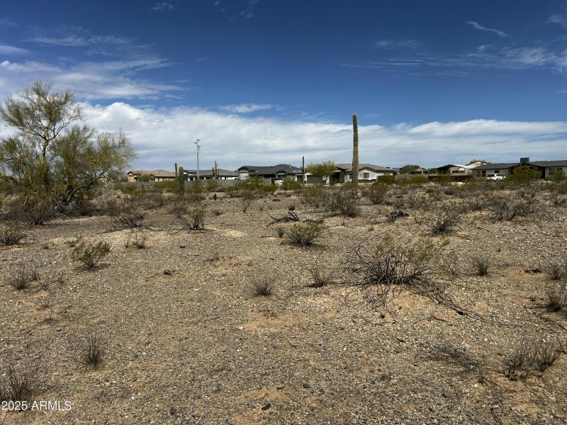 51004964B Ground View North