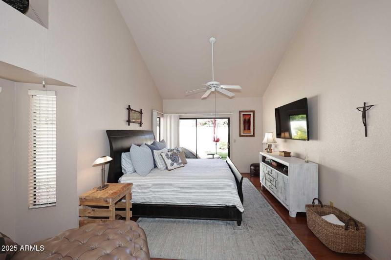 Primary Bedroom2