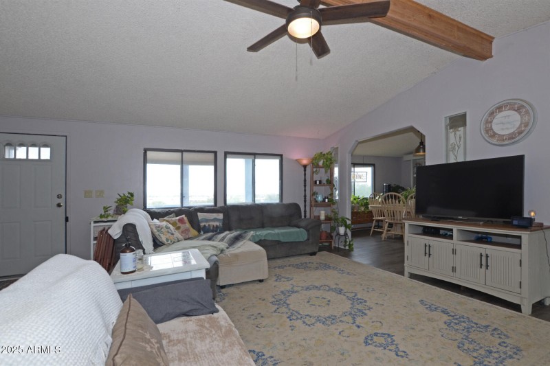 08 Livingroom 2