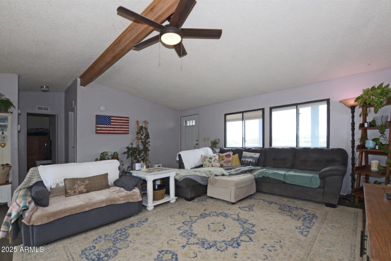 08 Livingroom 3