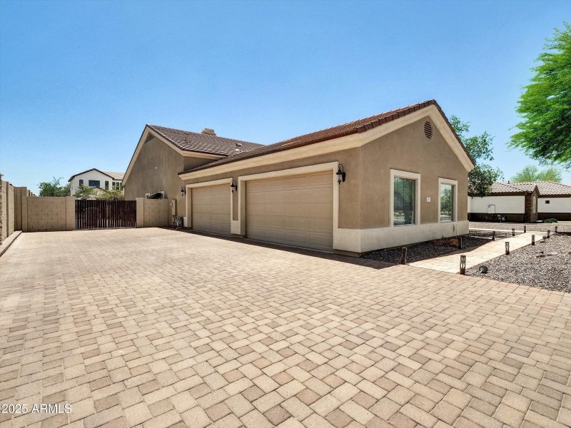 04-8031 W Morten Avenue-4
