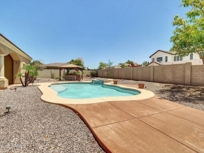 82-8031 W Morten Avenue-82