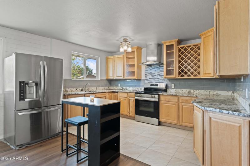 08-5802 N 61st Dr-8