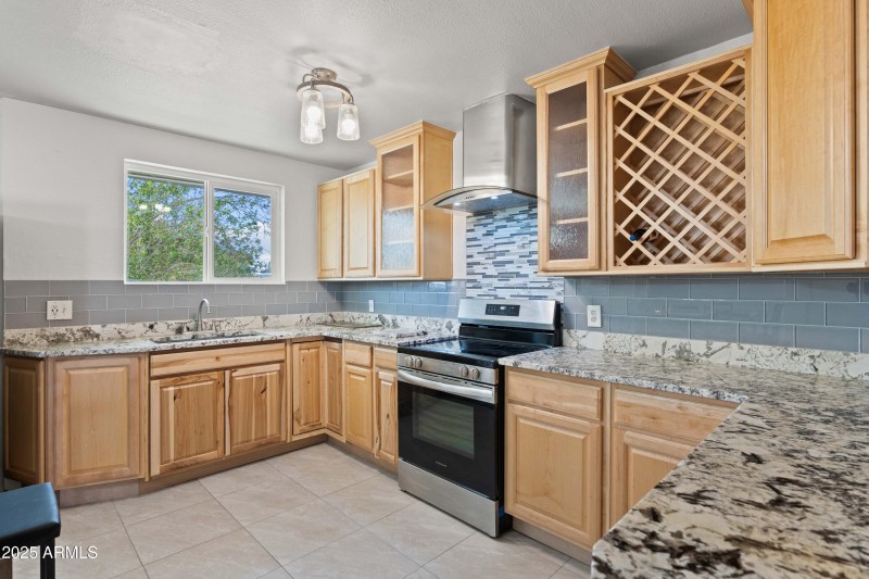 09-5802 N 61st Dr-9