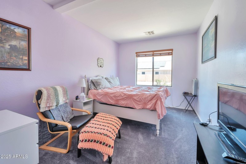 Dowstairs bedroom 2