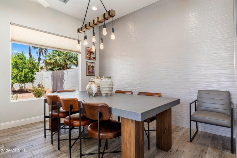Dining Room w Textured Accent Wall