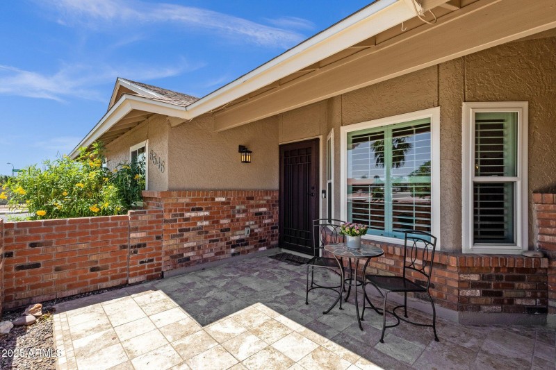 Courtyard Porch