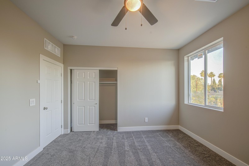 Bedroom 4-pic 2