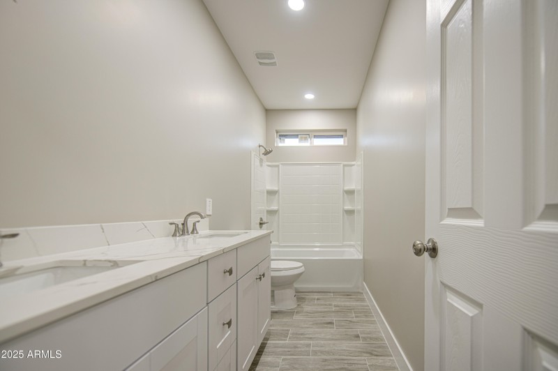 Bathroom 2-pic 1