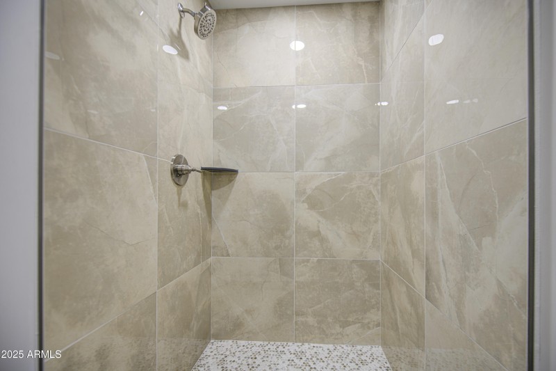 Bathroom 3-pic 3