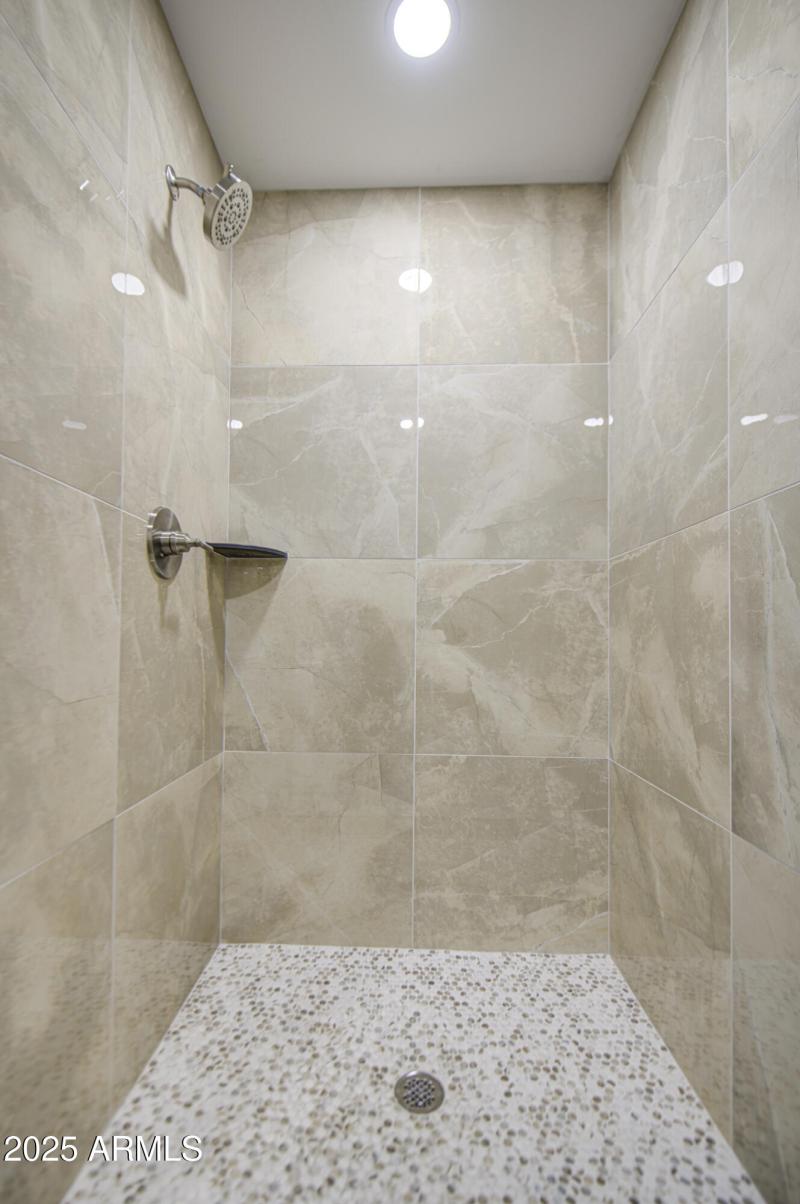 Bathroom 3-pic 4