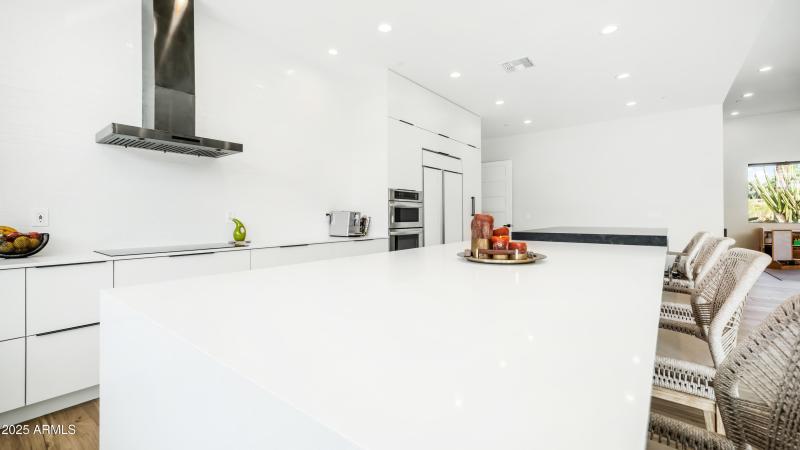 7417 E Paradise Dr - 8