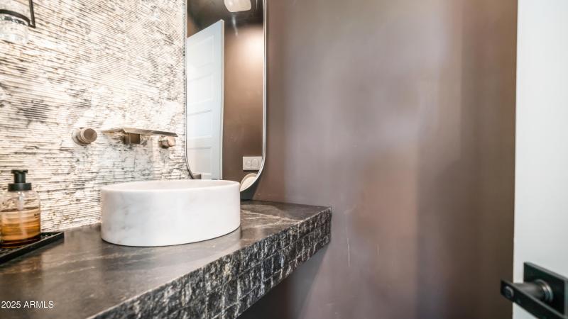 7417 E Paradise Dr - 21