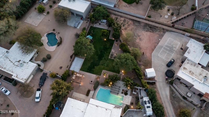 7417 E Paradise Dr Exterior Photos-24