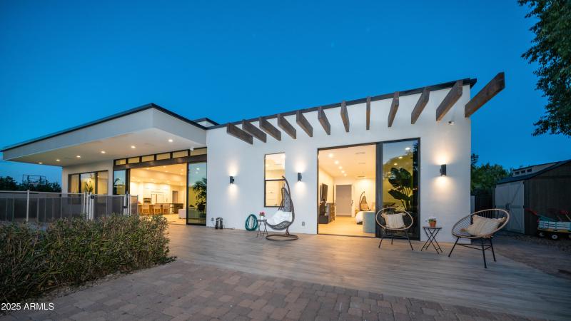 7417 E Paradise Dr Exterior Photos-31