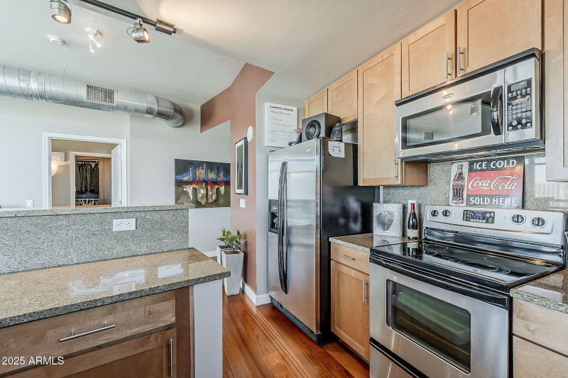 13-web-or-mls-4th St-13