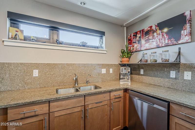 14-web-or-mls-4th St-14
