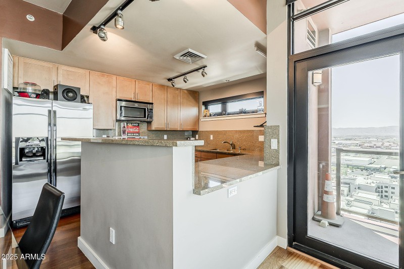 16-web-or-mls-4th St-16