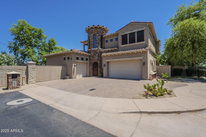 049_Exterior Front