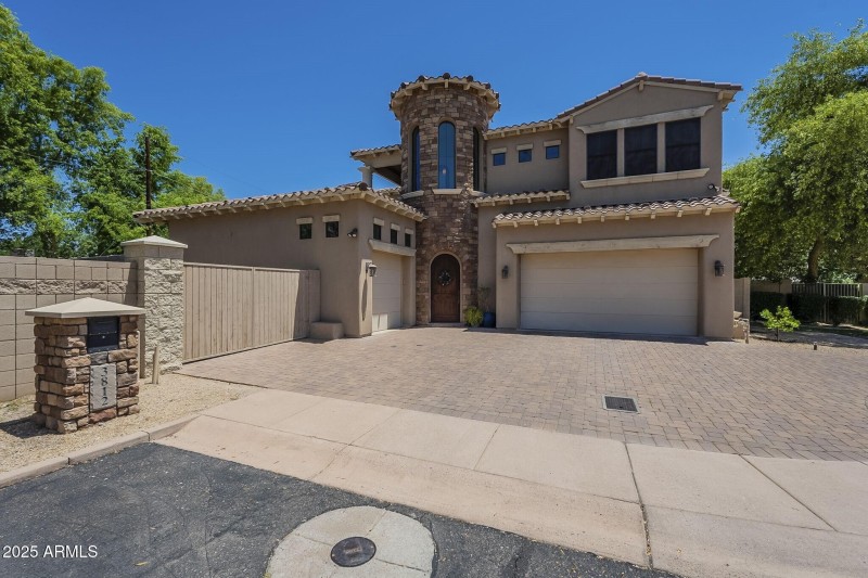 050_Exterior Front
