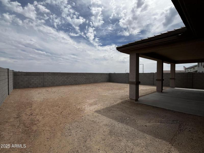 EC1E Lot 93 - Spacious Backyard