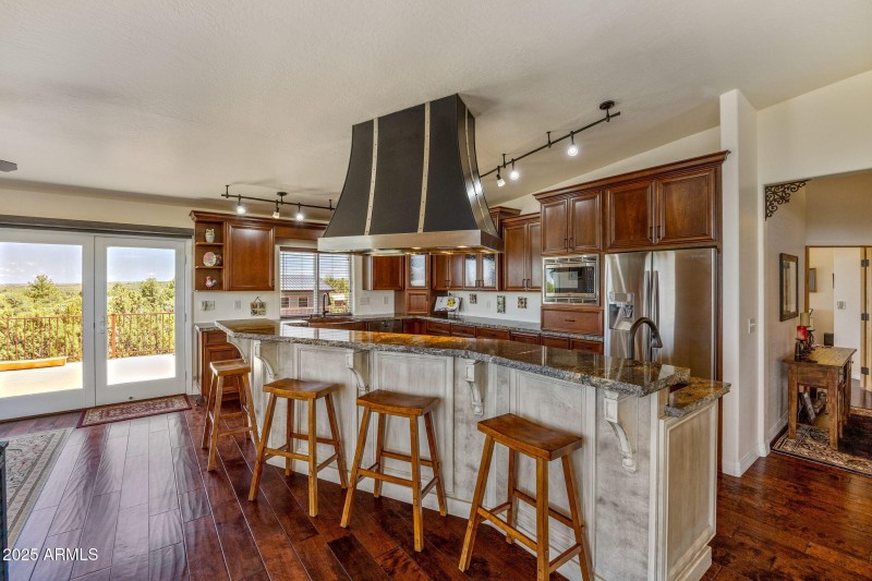 2335VoyagerCir-Overgaard-AZ-21