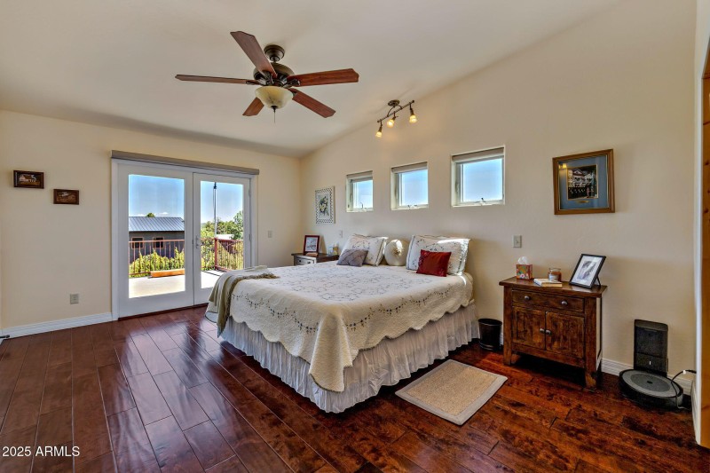 2335VoyagerCir-Overgaard-AZ-26