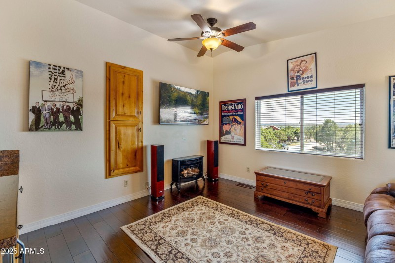 2335VoyagerCir-Overgaard-AZ-34