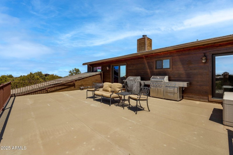 2335VoyagerCir-Overgaard-AZ-37