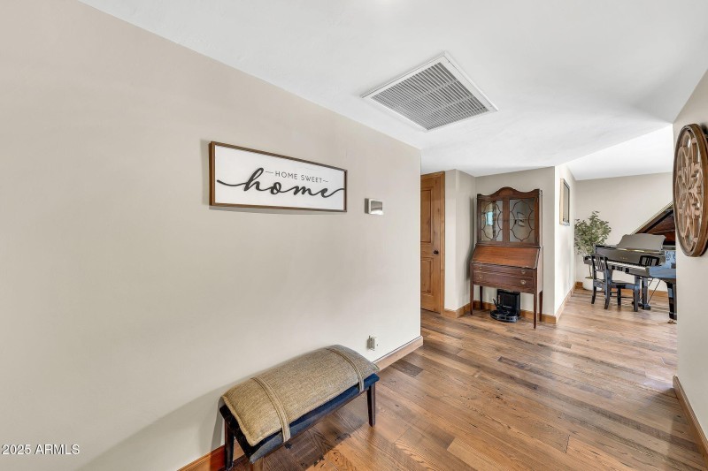 4022 E Stanford Dr-16