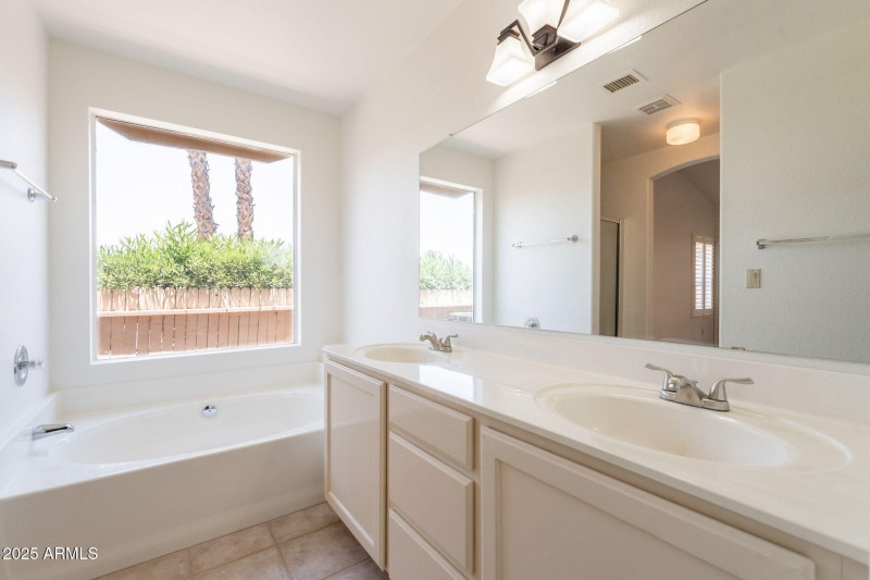 37-web-or-mls-Tonopah-37