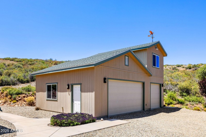 3 Car Garage
