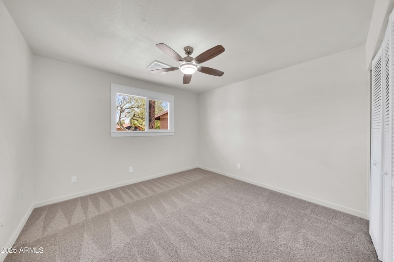 8146 N 17th Dr-21