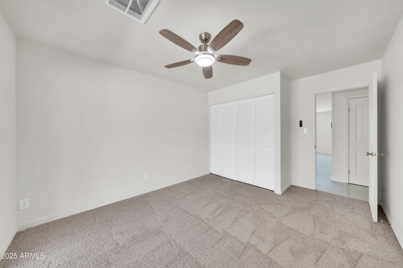 8146 N 17th Dr-24