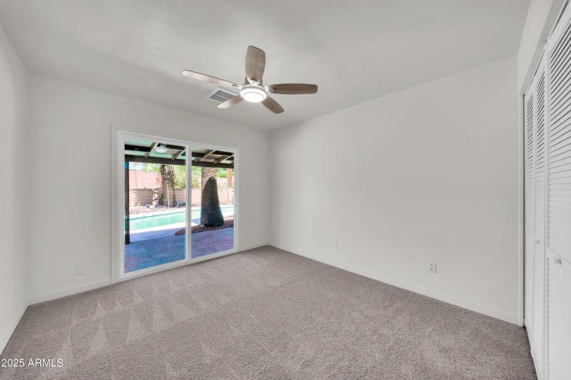 8146 N 17th Dr-25