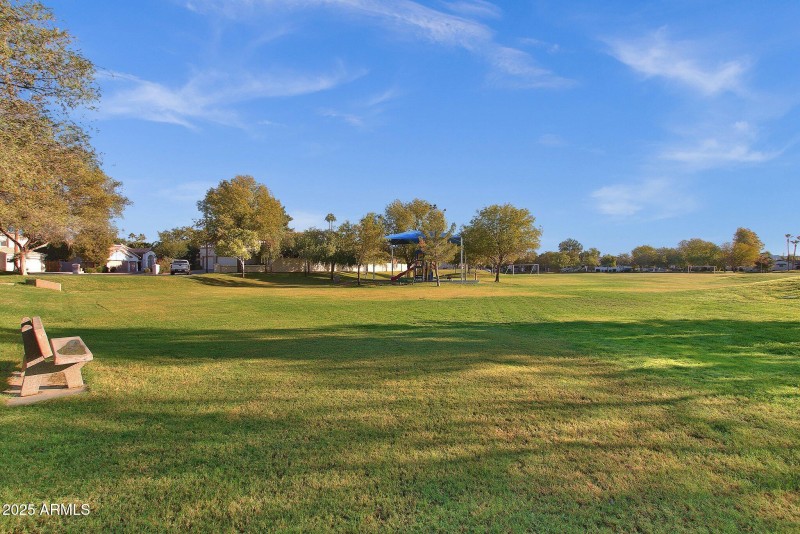 53-web-or-mls-1633-e-lakeside-dr-127