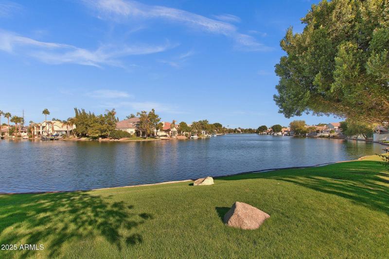 62-web-or-mls-1633-e-lakeside-dr-127