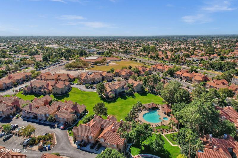 64-web-or-mls-1633-e-lakeside-dr-127