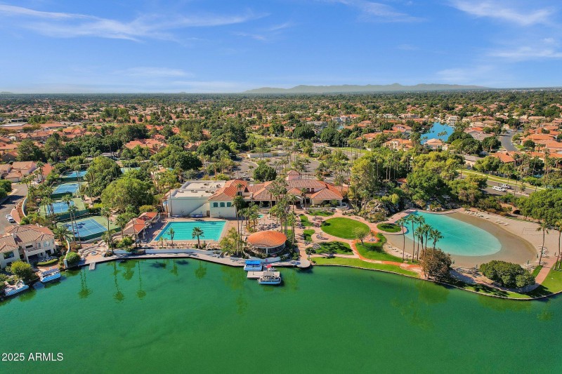 67-web-or-mls-1633-e-lakeside-dr-127