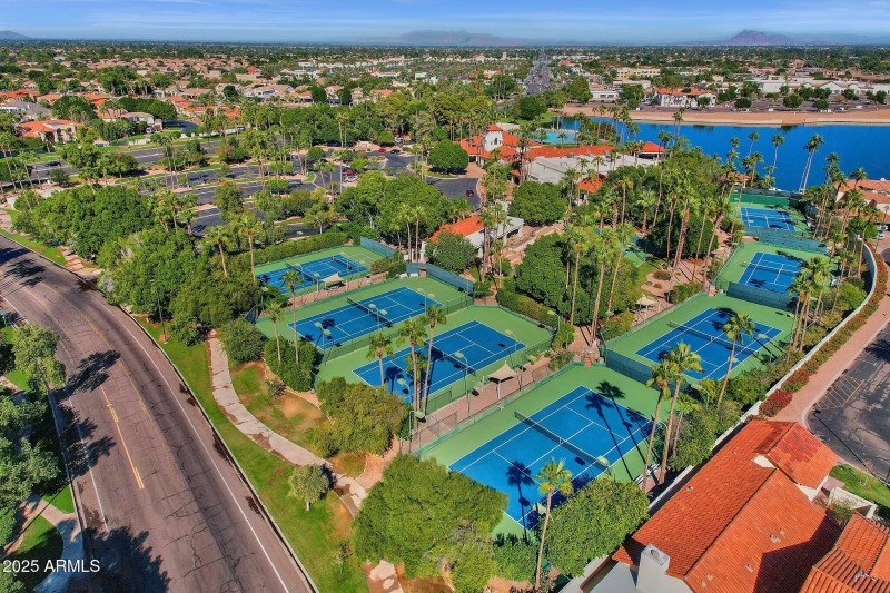 72-web-or-mls-1633-e-lakeside-dr-127
