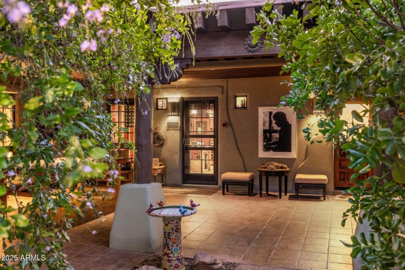 Guest Casita Entry