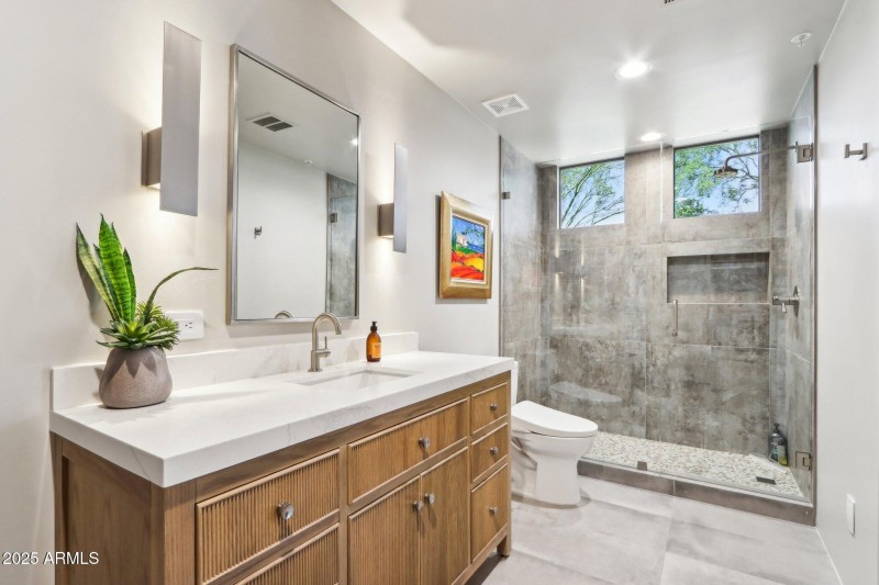 2nd Bathroom