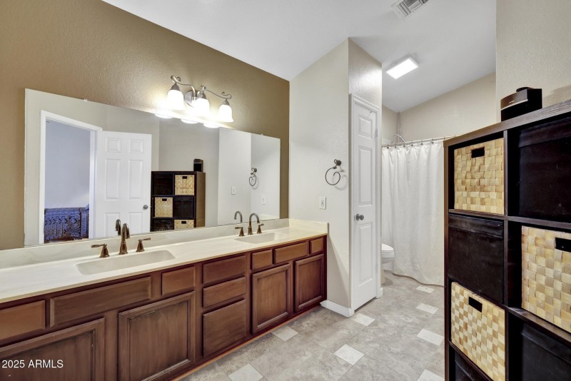 ensuite bath