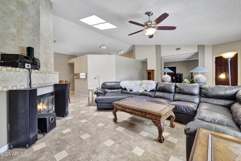 living area 2