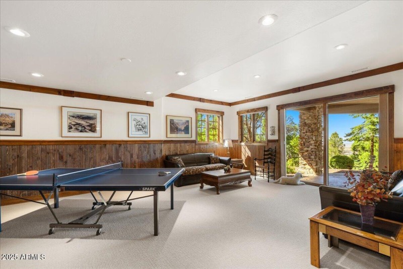 30-Family Room