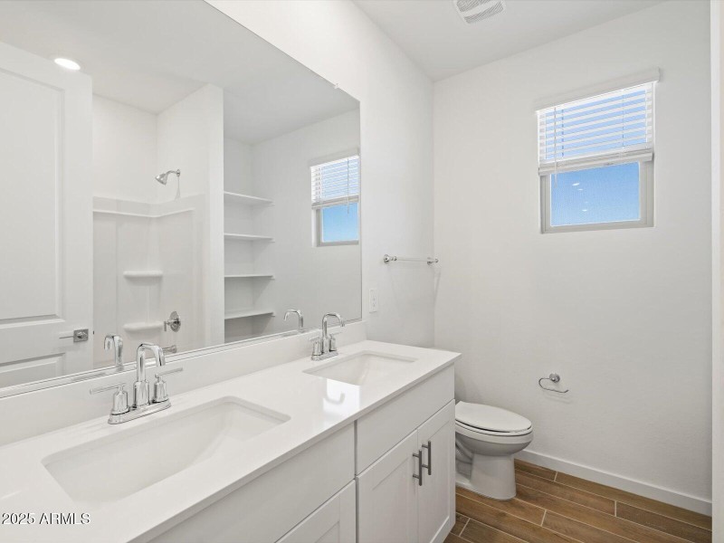 Bath 2 Double Sinks