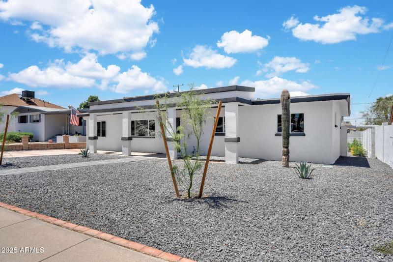 8436 N 13th Pl-2